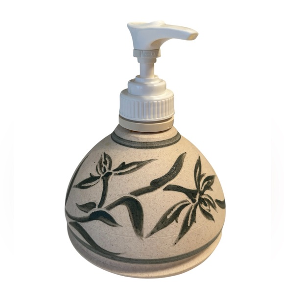 Hand Crafted Pottery Soap/Lotion Pump Dispenser Green/Cream - Picture 1 of 7